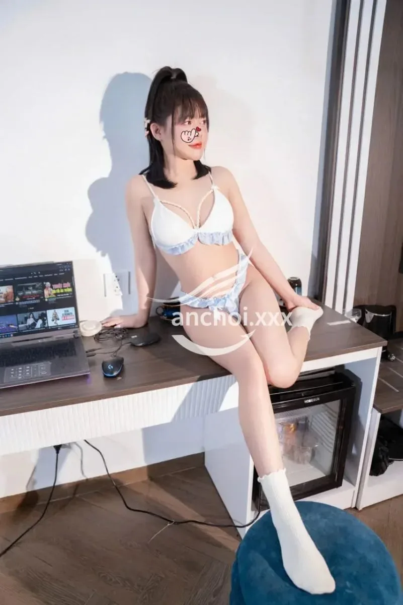 Ảnh 11 - NGỌC ANH_ MÌNH DÂY XINH DÂM DA TRẮNG LÀM TÌNH CHUYÊN NGHIỆP