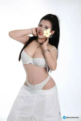 Kim Ngân , vú to xinh gái siêu tình cảm.
