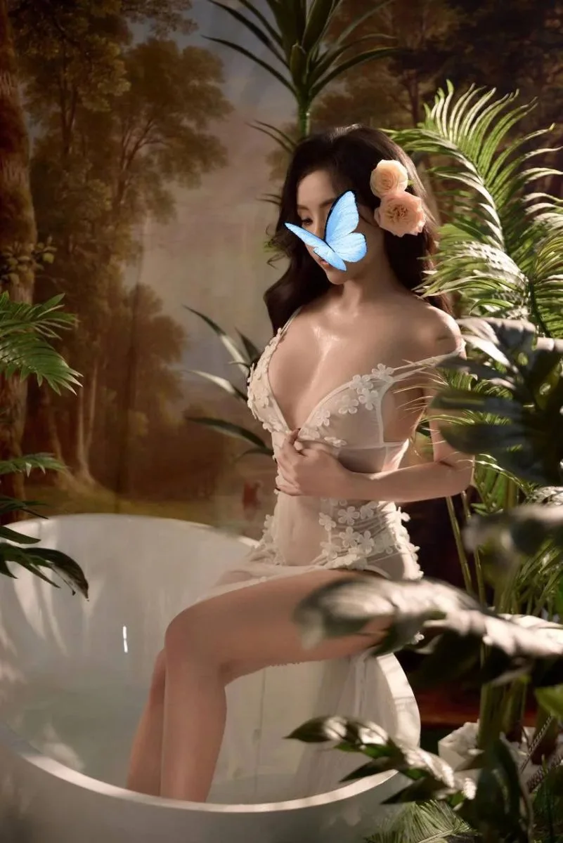 Ảnh 19 - Hot ⭐ Emy Xinh Đẹp Phong Cách Phục Vụ Chuẩn Tình Nhân