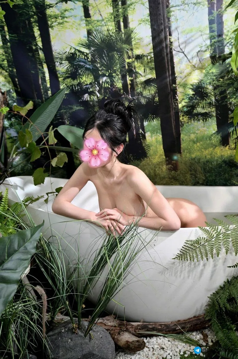 Ảnh 17 - ❤️ Gia Hân ❤️ Face Cực Xinh Da Trắng Dú Bự . Hot New