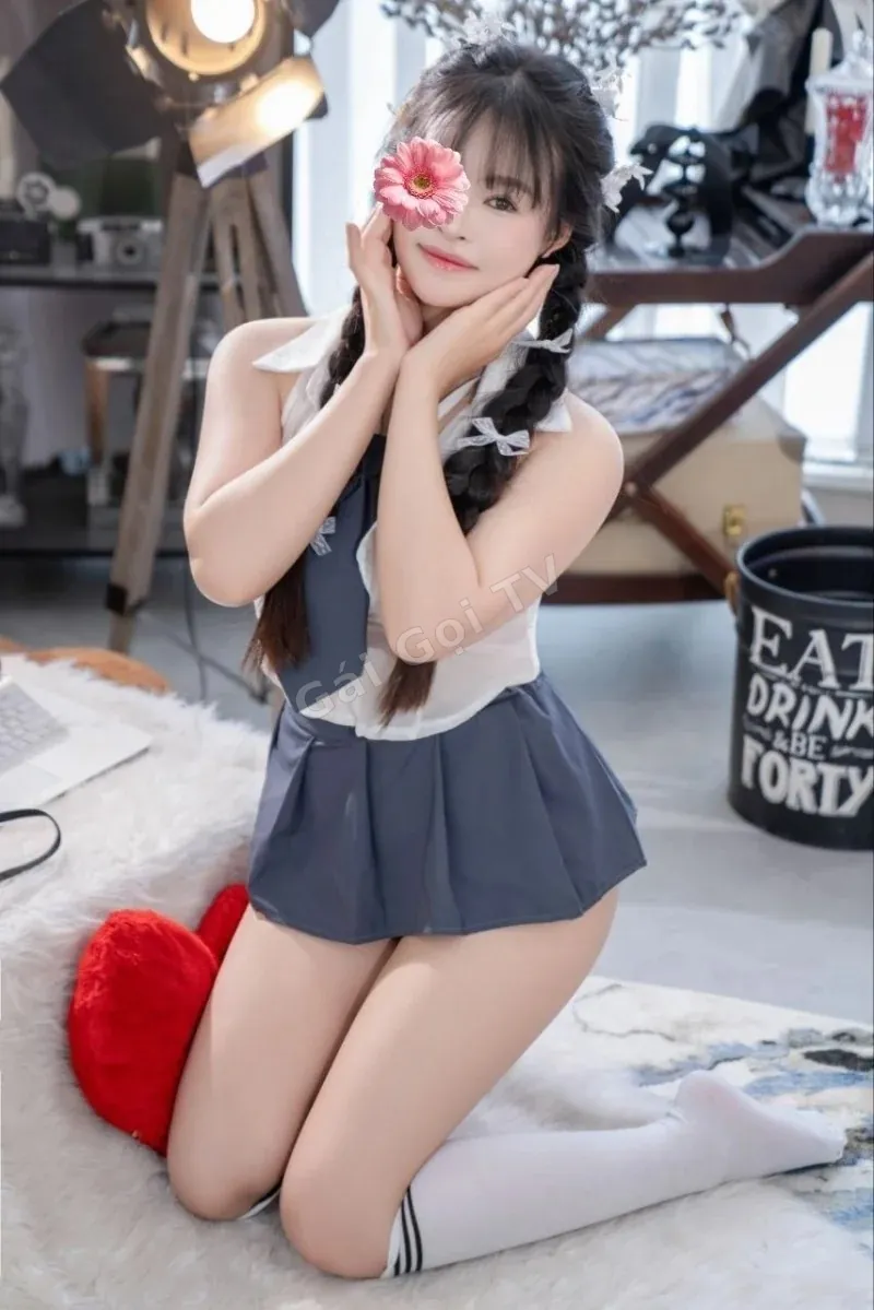 Ảnh 10 - ❤️HOT CLIP SEX❤️ BÉ HỒNG 2K2 VẺ ĐẸP TRONG SÁNG LẦN ĐẦU ĐI LÀM CỰC CHIỀU KHÁCH