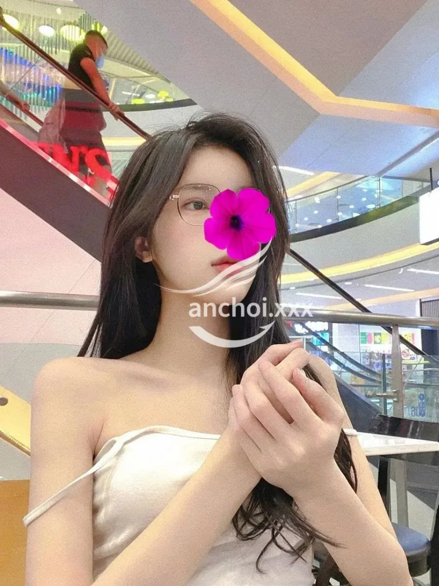 Ảnh 2 - HOT GIRL LY LY BABY_ CHÂN DÀI 1M7_MẶT XINH NHƯ THIÊN THẦN CHUẨN DÁNG SIÊU MẪU