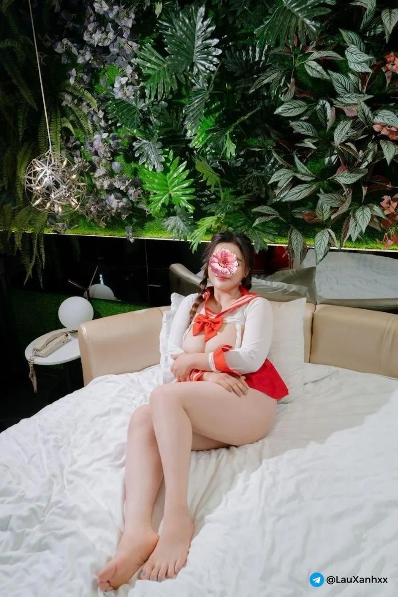 Ảnh 4 - YẾN THƯ VÚ TO VÔ ĐỐI, EM CHIỀU KHÁCH, NGOAN HIỀN
