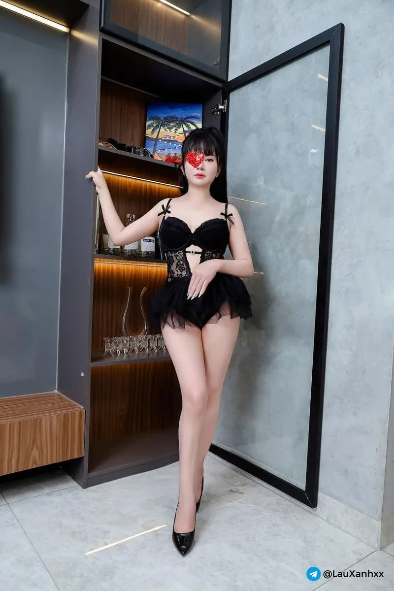 Ảnh 6 - LINH ĐAN TRẺ XINH PHỤC VỤ BÚ CU RẤT DÂM NHIỆT TÌNH VỚI KHÁCH NHƯ NGƯỜI TÌNH