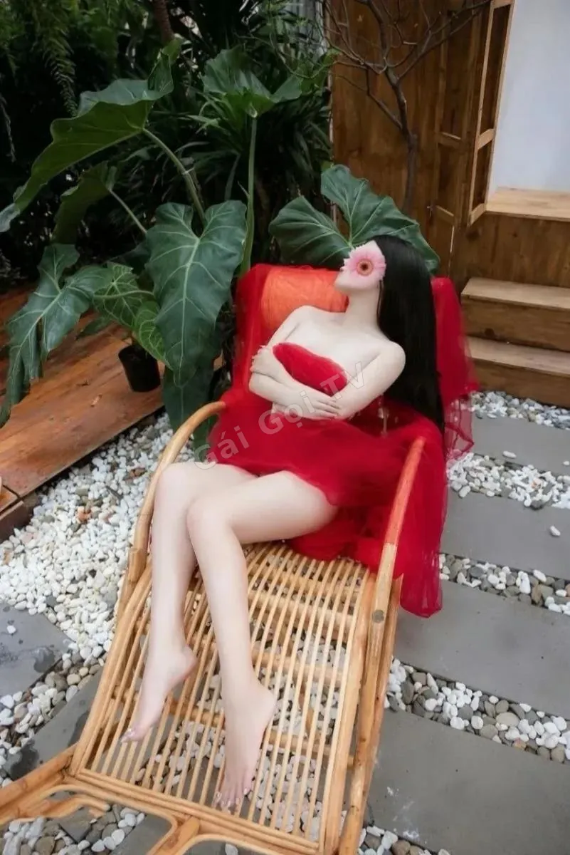 Ảnh 11 - NEW BÉ TRINH DÁNG CAO DA TRẮNG,NGOAN HIỀN CHIỀU KHÁCH